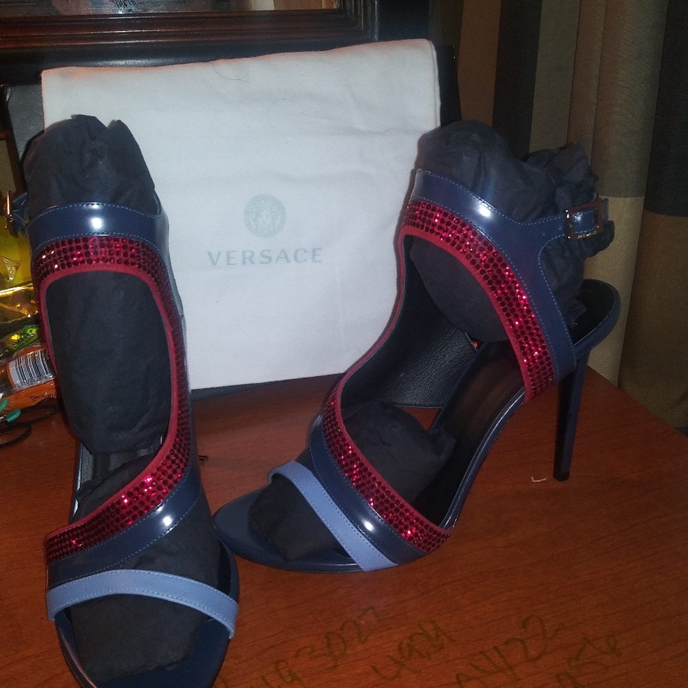 VERSAGE HIGH HEELS HALF THE PRICE